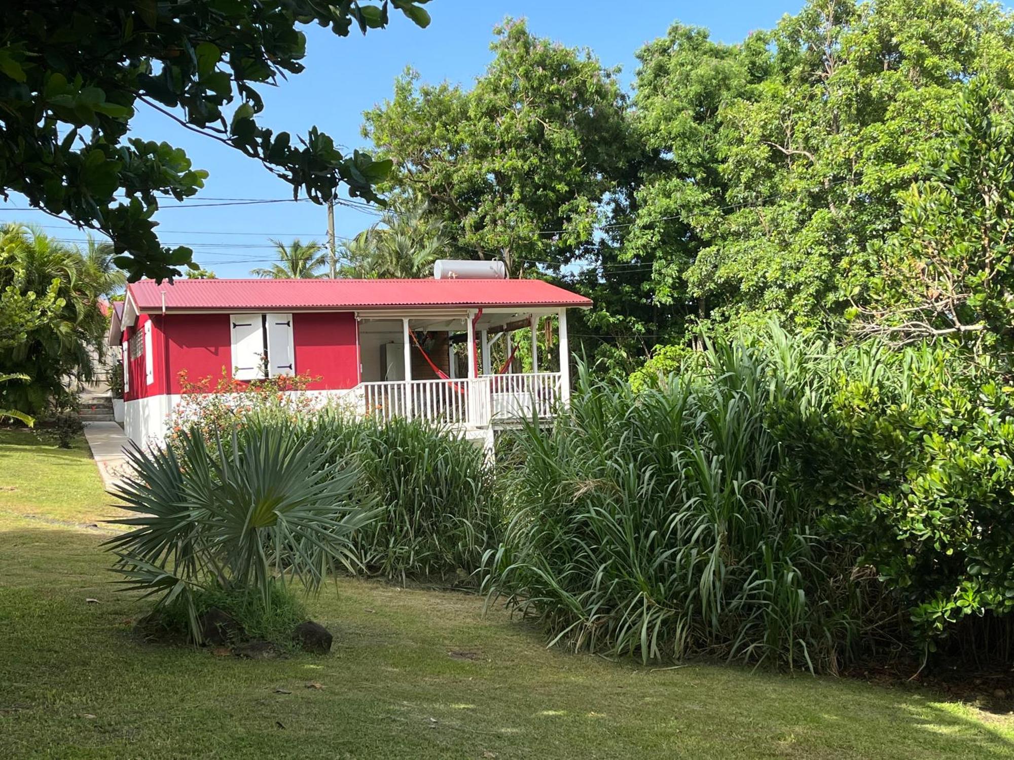 Grand Bungalow Avec Piscine Et Vue Mer Bouillante Exterior foto